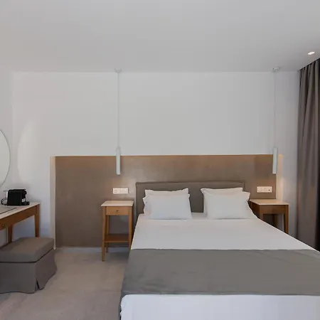 Hotel Nami & 4*