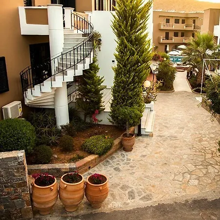 Hotel Nami & 4*
